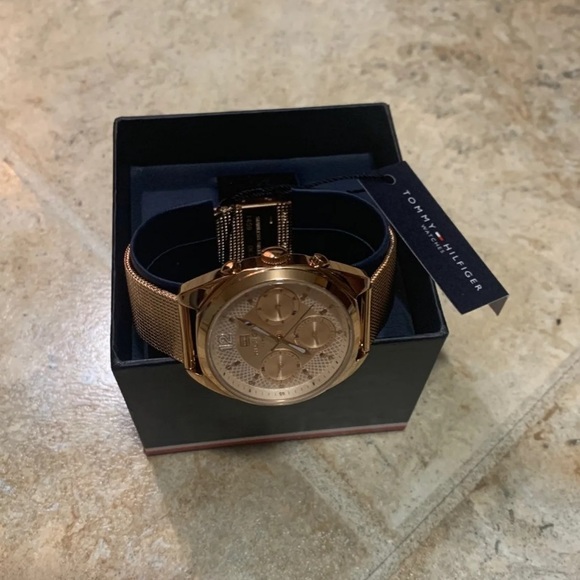 Tommy Hilfiger rose gold women’s watch! NWT! - Picture 6 of 6